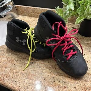 Under Armour basketball high top court shoes men’s US 9 women’s US 10 UK 8 black